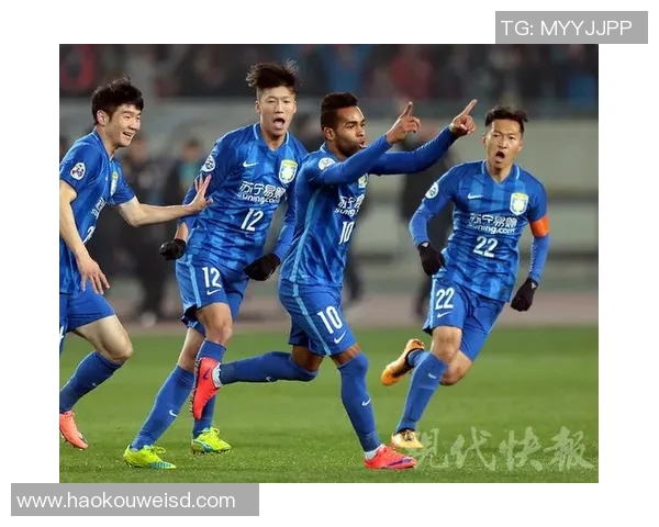 恒大与香港东方对决激情四溢球迷齐声呐喊助威共创精彩瞬间